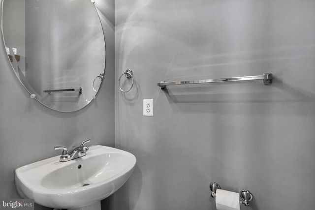 18 SCHOLARSHIP LN, Martinsburg, WV 25404