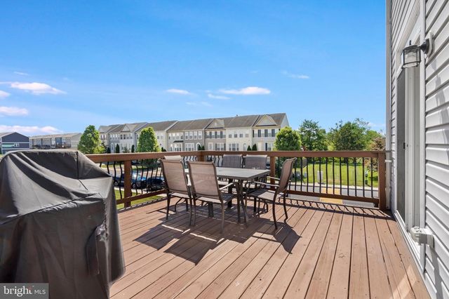 18 SCHOLARSHIP LN, Martinsburg, WV 25404