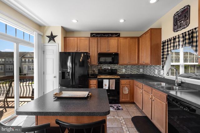 18 SCHOLARSHIP LN, Martinsburg, WV 25404