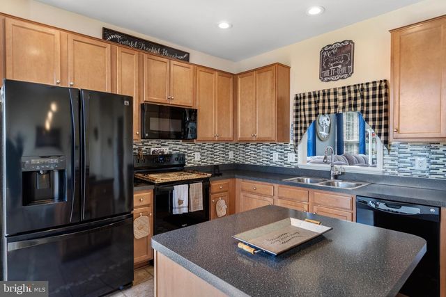 18 SCHOLARSHIP LN, Martinsburg, WV 25404