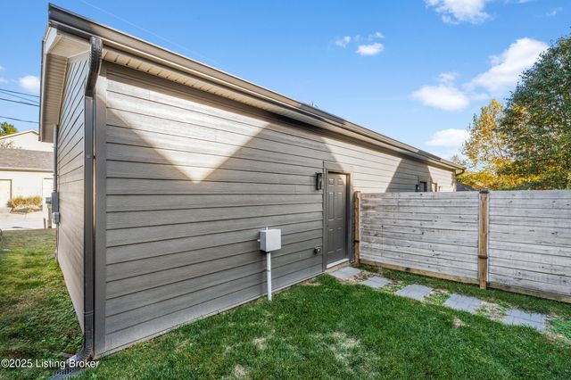 3135H Bushmill Park, Louisville, KY 40241