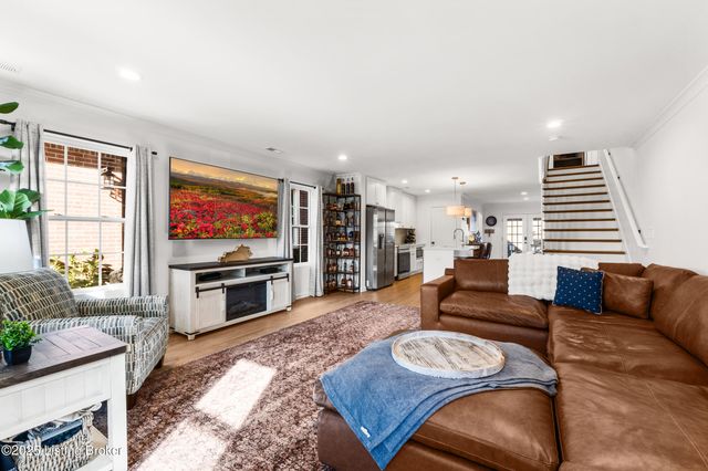 3135H Bushmill Park, Louisville, KY 40241