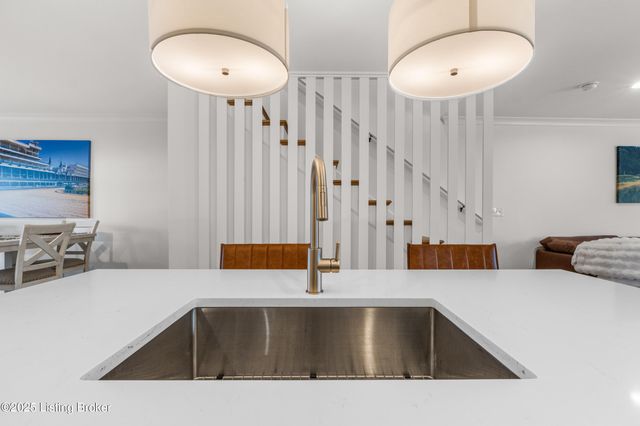 3135H Bushmill Park, Louisville, KY 40241