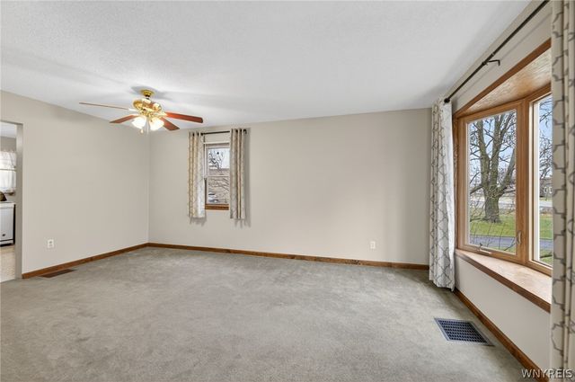 2115 Lockport Road, Wheatfield, NY 14304