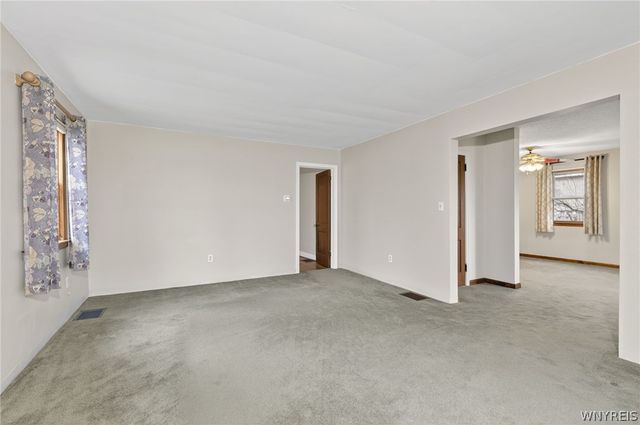 2115 Lockport Road, Wheatfield, NY 14304