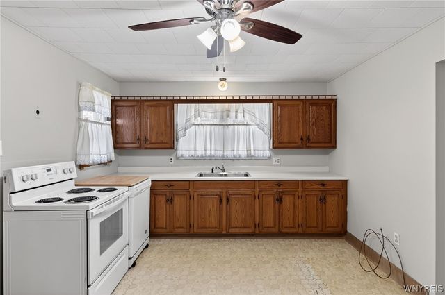 2115 Lockport Road, Wheatfield, NY 14304