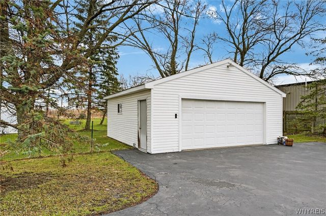 2115 Lockport Road, Wheatfield, NY 14304