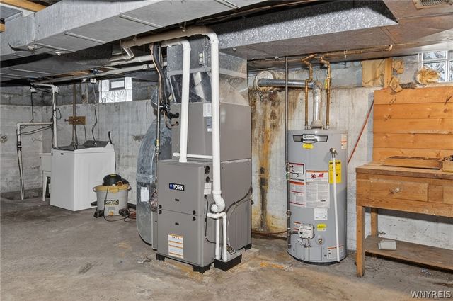 2115 Lockport Road, Wheatfield, NY 14304