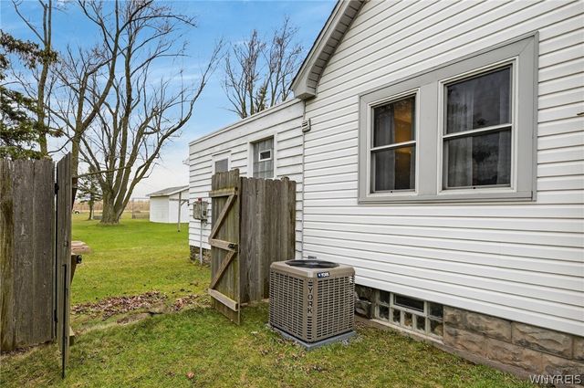 2115 Lockport Road, Wheatfield, NY 14304