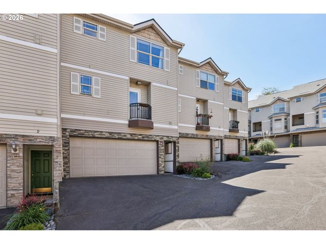 12142 Ne FREMONT St 11, Portland, OR 97220