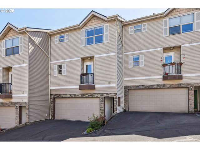 12142 Ne FREMONT St 11, Portland, OR 97220
