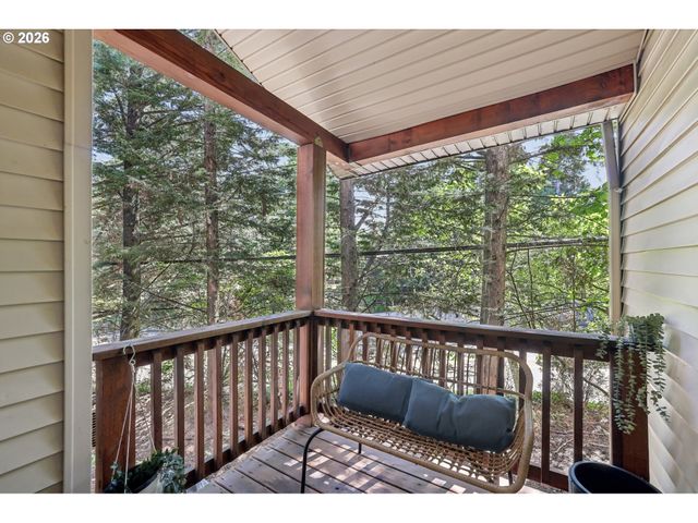 12142 Ne FREMONT St 11, Portland, OR 97220