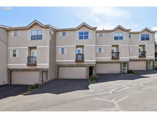 12142 Ne FREMONT St 11, Portland, OR 97220