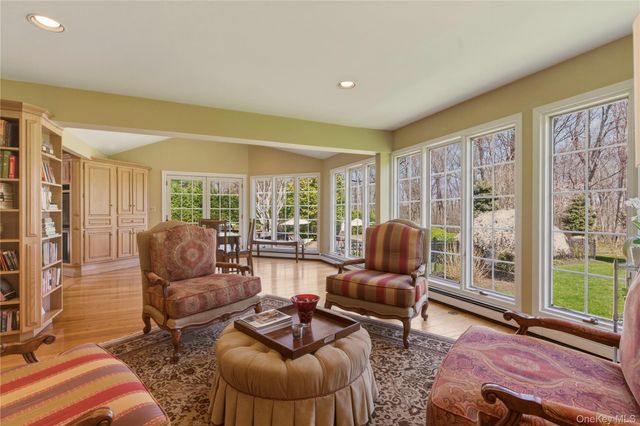 2 Cedarwood Court, Laurel Hollow, NY 11791