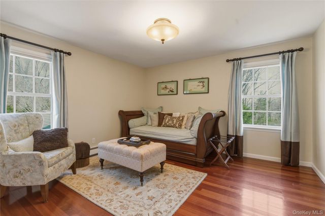 2 Cedarwood Court, Laurel Hollow, NY 11791