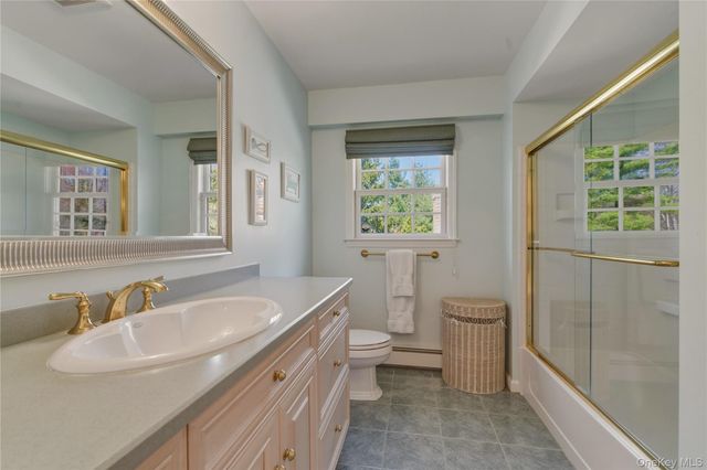 2 Cedarwood Court, Laurel Hollow, NY 11791