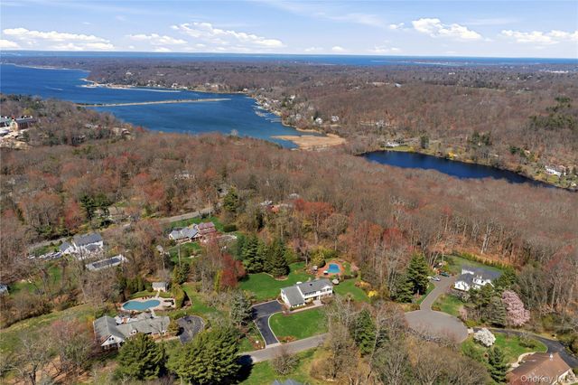 2 Cedarwood Court, Laurel Hollow, NY 11791