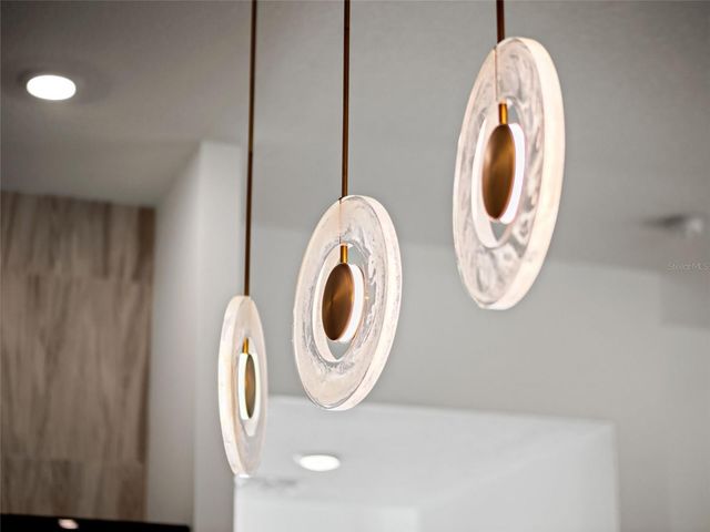 2021 OAK CREEK LOOP, Davenport, FL 33837