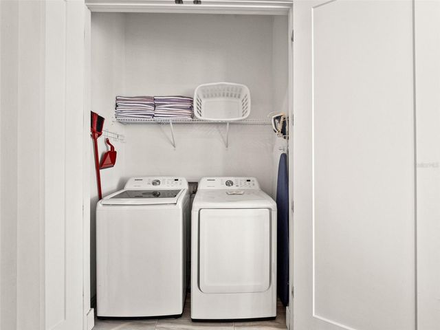 2021 OAK CREEK LOOP, Davenport, FL 33837