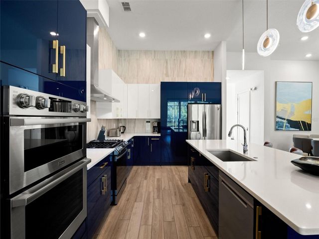 2021 OAK CREEK LOOP, Davenport, FL 33837