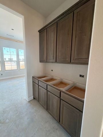 1002 Webb Court, Van Alstyne, TX 75495