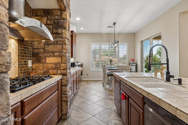 837 E Torrey Pines Place, Chandler, AZ 85249