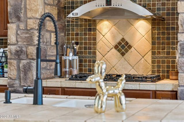 837 E Torrey Pines Place, Chandler, AZ 85249