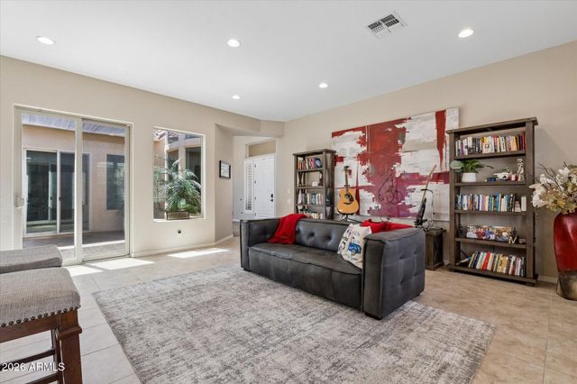 837 E Torrey Pines Place, Chandler, AZ 85249