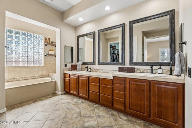 837 E Torrey Pines Place, Chandler, AZ 85249