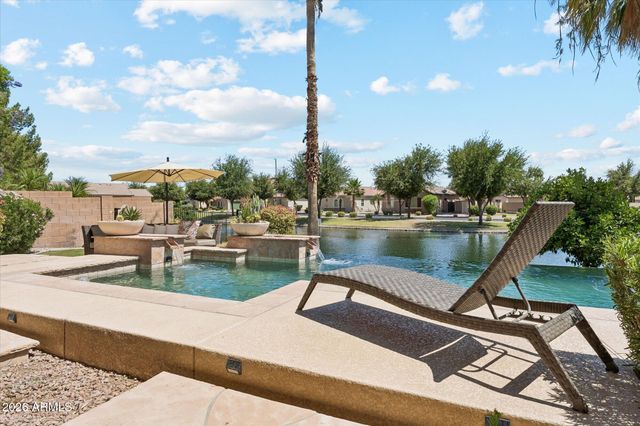 837 E Torrey Pines Place, Chandler, AZ 85249