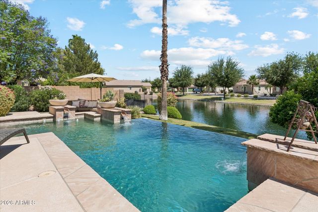 837 E Torrey Pines Place, Chandler, AZ 85249