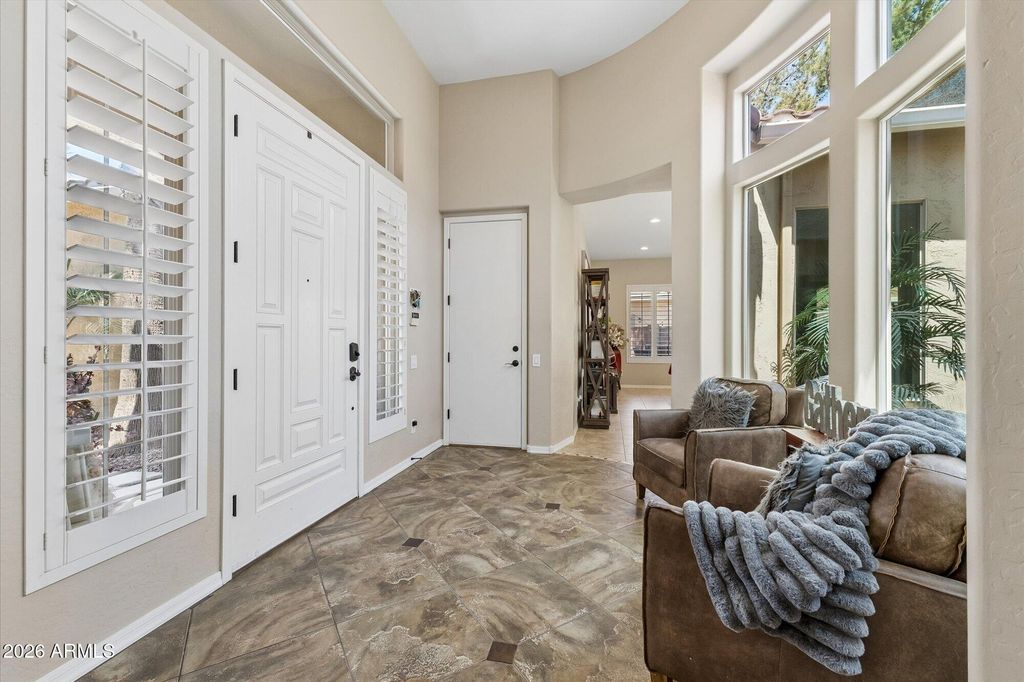Image 21 of property listing at 837 E Torrey Pines Place, Chandler, AZ 85249
