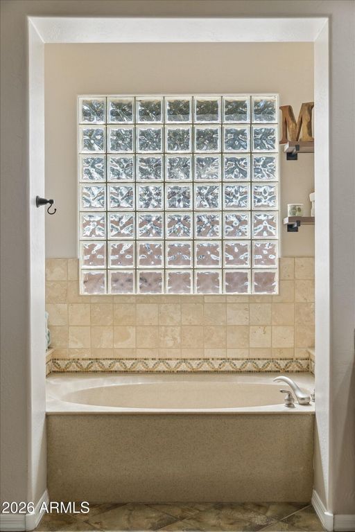 Image 40 of property listing at 837 E Torrey Pines Place, Chandler, AZ 85249