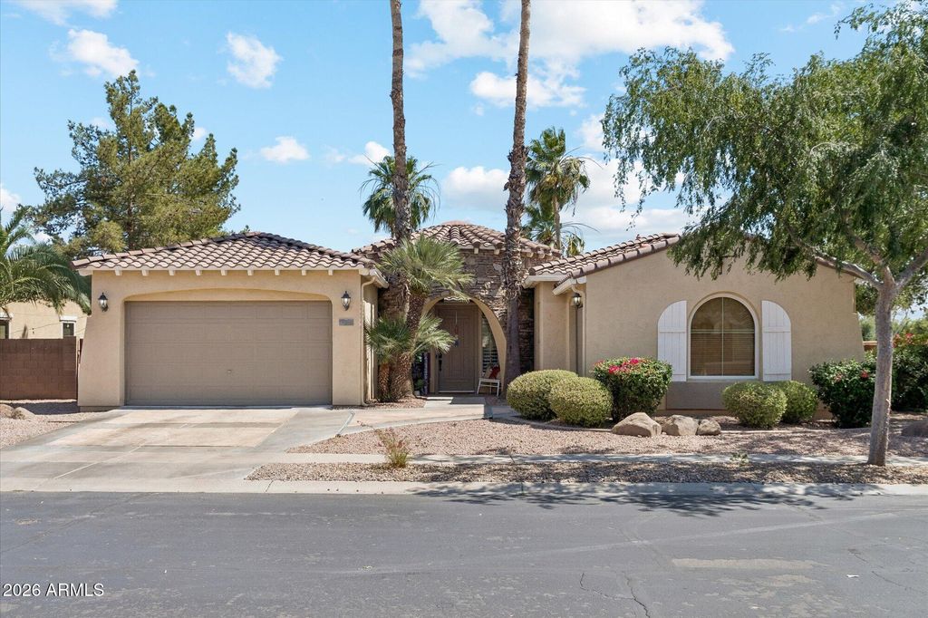 Image 50 of property listing at 837 E Torrey Pines Place, Chandler, AZ 85249
