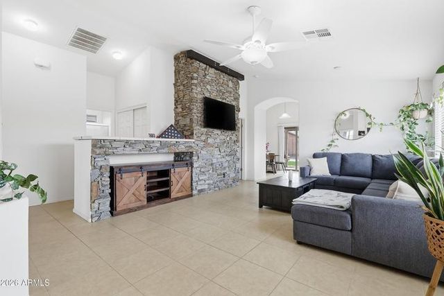 2013 W Prospector, San Tan Valley, AZ 85144