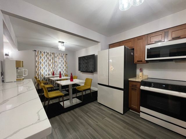 22453 Pleasant Drive 13, Richton Park, IL 60471