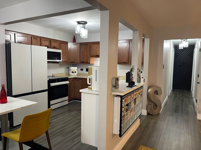 22453 Pleasant Drive 13, Richton Park, IL 60471