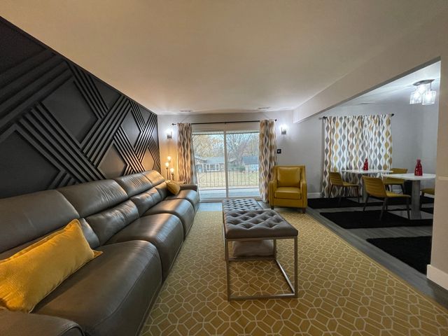 22453 Pleasant Drive 13, Richton Park, IL 60471