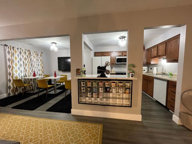 22453 Pleasant Drive 13, Richton Park, IL 60471