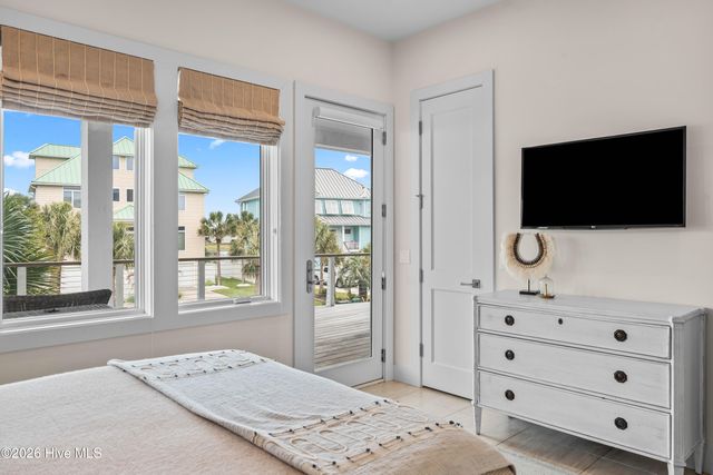 415 Oceana Way, Carolina Beach, NC 28428