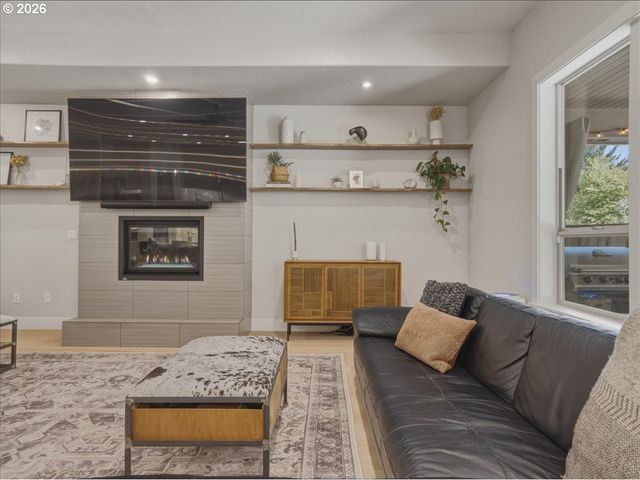 322 Se SUMMIT VIEW Ave, Salem, OR 97306