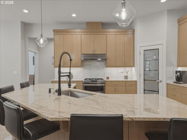 322 Se SUMMIT VIEW Ave, Salem, OR 97306