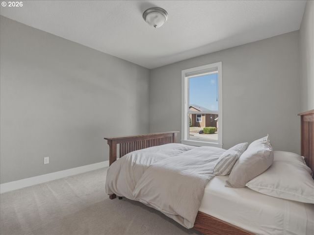 322 Se SUMMIT VIEW Ave, Salem, OR 97306