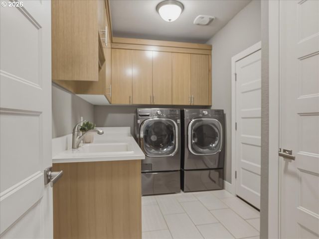 322 Se SUMMIT VIEW Ave, Salem, OR 97306