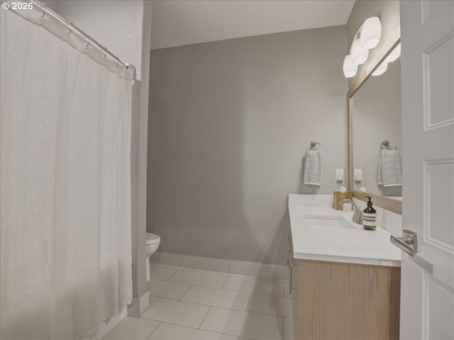 322 Se SUMMIT VIEW Ave, Salem, OR 97306