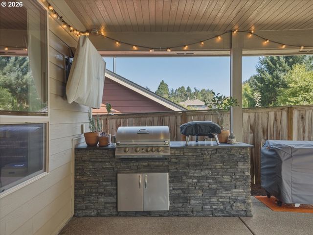 322 Se SUMMIT VIEW Ave, Salem, OR 97306