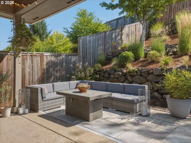 322 Se SUMMIT VIEW Ave, Salem, OR 97306