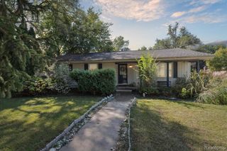 12900 Lake Point Pass, Van Buren, MI 48111