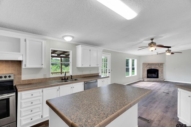 22626 County Road 4171, Mineola, TX 75773