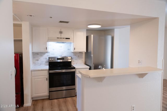 12123 W BELL Road 219, Surprise, AZ 85378